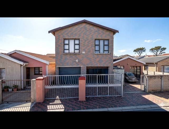 3 BEDROOM FREEHOLD FOR SALE IN VICTORIA MXENGE